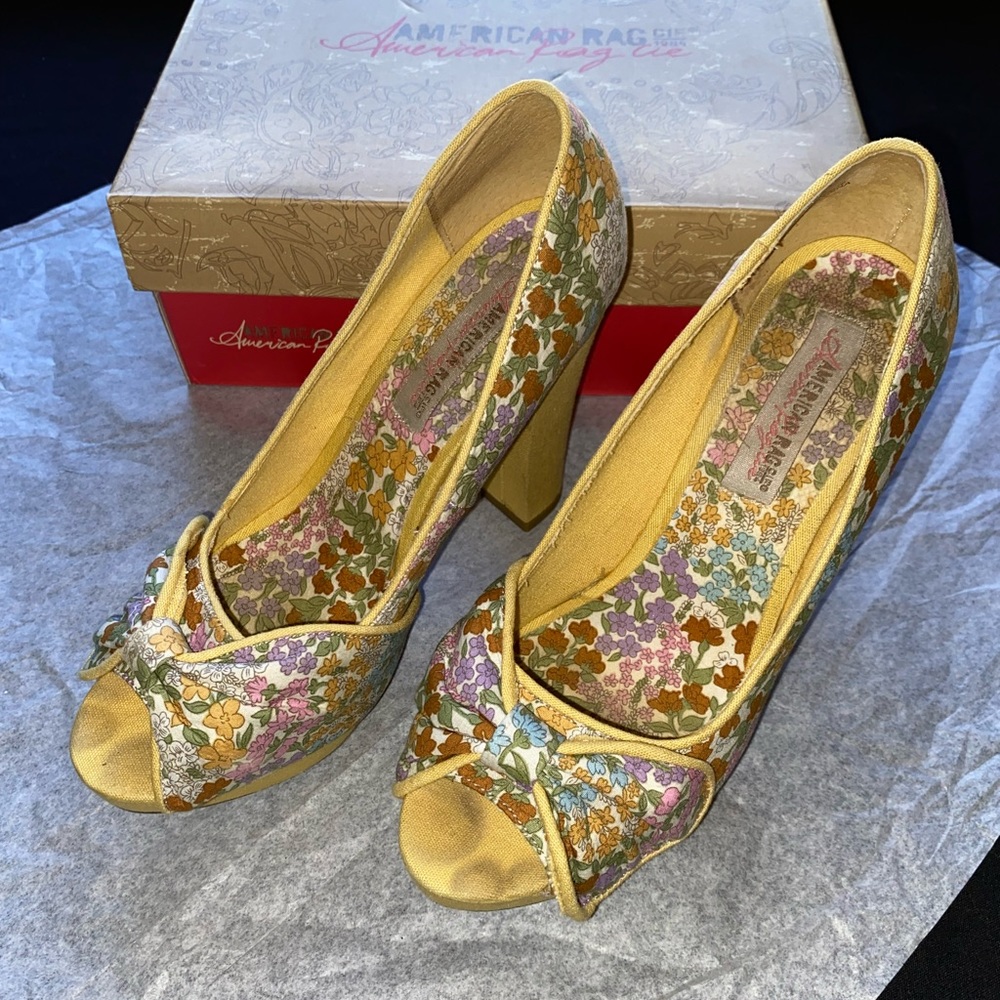 American Rag Floral Design Fabric High Heel Peep Toe Pump Sandal Size 8
